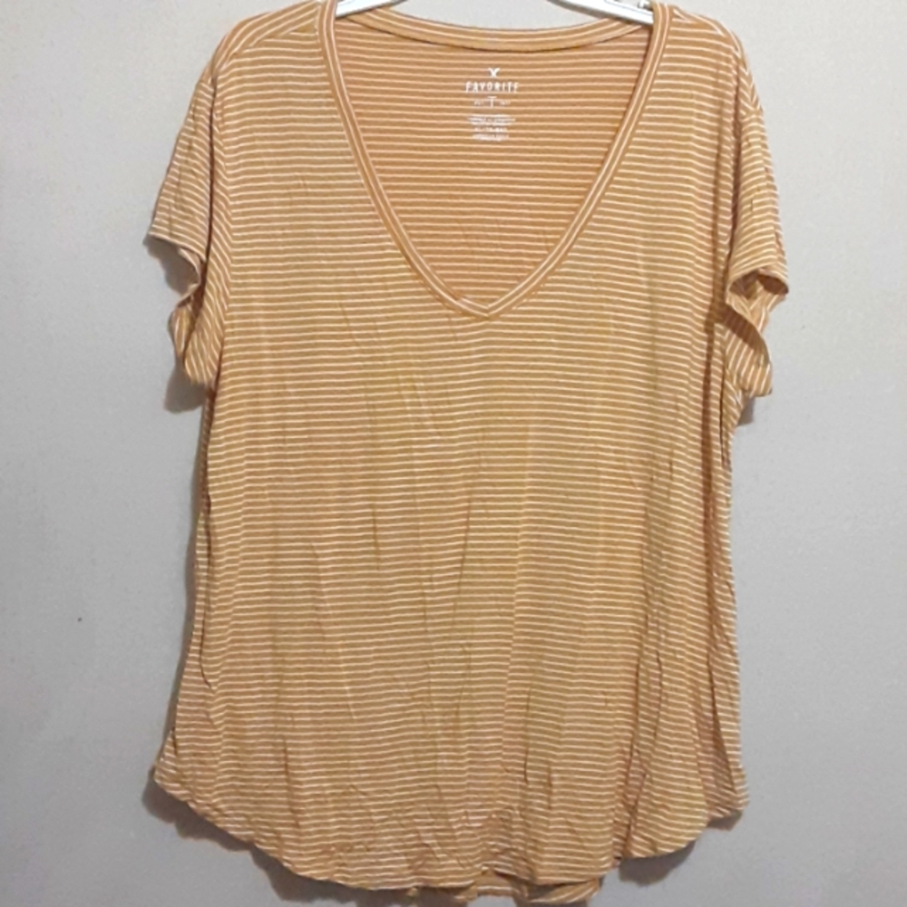 American Eagle Favorite Tee